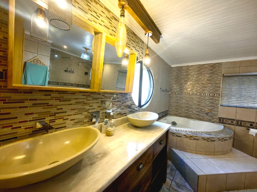 4 Bedroom Property for Sale in Olifantsnek North West